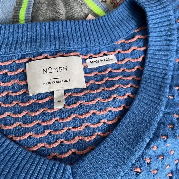 Textured Knit Sweater - Picture 4 of 12